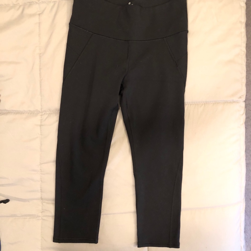 Athleta high waisted black capri leggings
